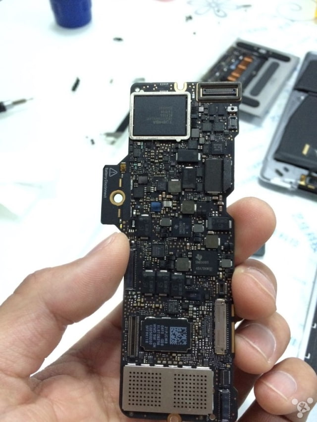 Early Teardown of the New 12-Inch Retina MacBook [Photos]