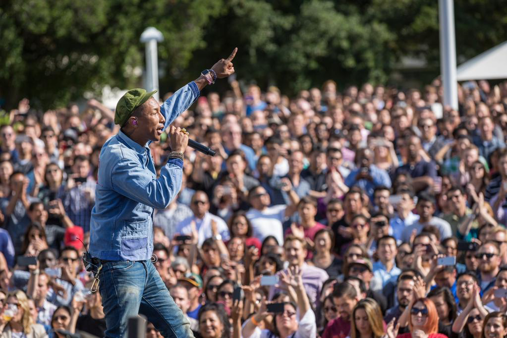 Pharrell Performs at Apple’s Earth Day Celebration Wearing the Apple Watch [Photo]