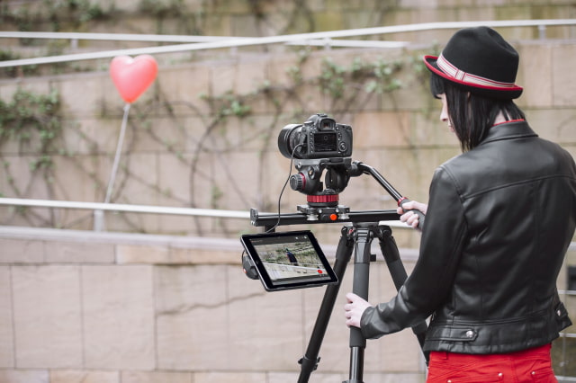 Manfrotto Digital Director Turns Your iPad Into a Live Preview Monitor for Your Camera