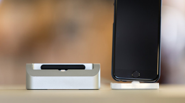 New &#039;Elevation Dock 3&#039; Supports iPhone 6 and iPhone 6 Plus [Video]