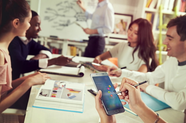 Samsung Officially Unveils New Galaxy S6 Edge+ and Galaxy Note5 Smartphones [Video]