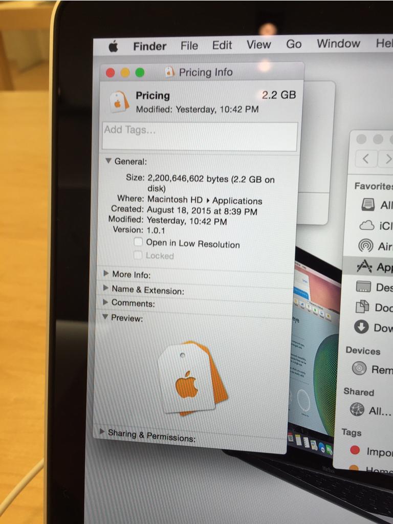 Apple Replaces iPad Smart Signs With New &#039;Pricing&#039; Apps [Photos]