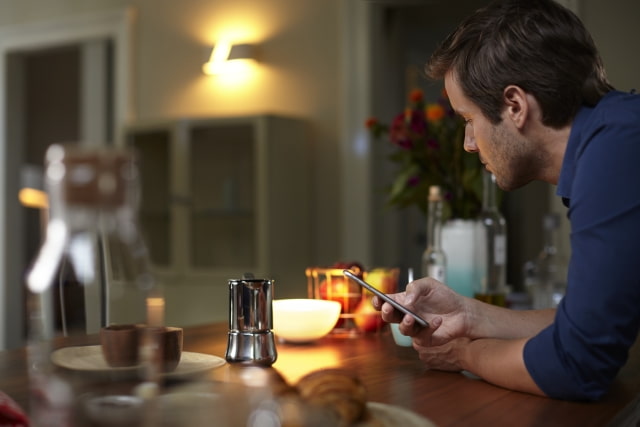 Philips Unveils Hue Bridge 2.0 With Apple HomeKit Support [Video]