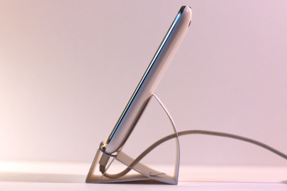 Impressive iPhone Dock Stand Made from Paper