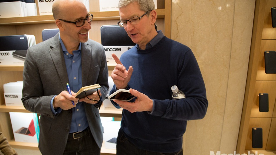 Tim Cook on Apple&#039;s New iPhone Battery Case: &#039;It&#039;s Kind of Nice to Have&#039;