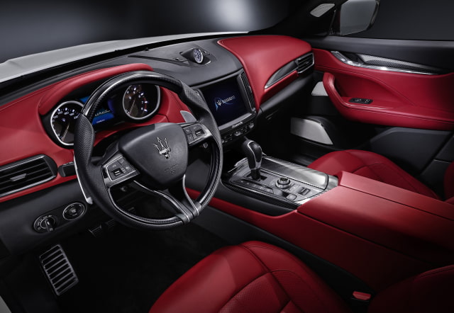 New Maserati Levante SUV Supports Apple CarPlay