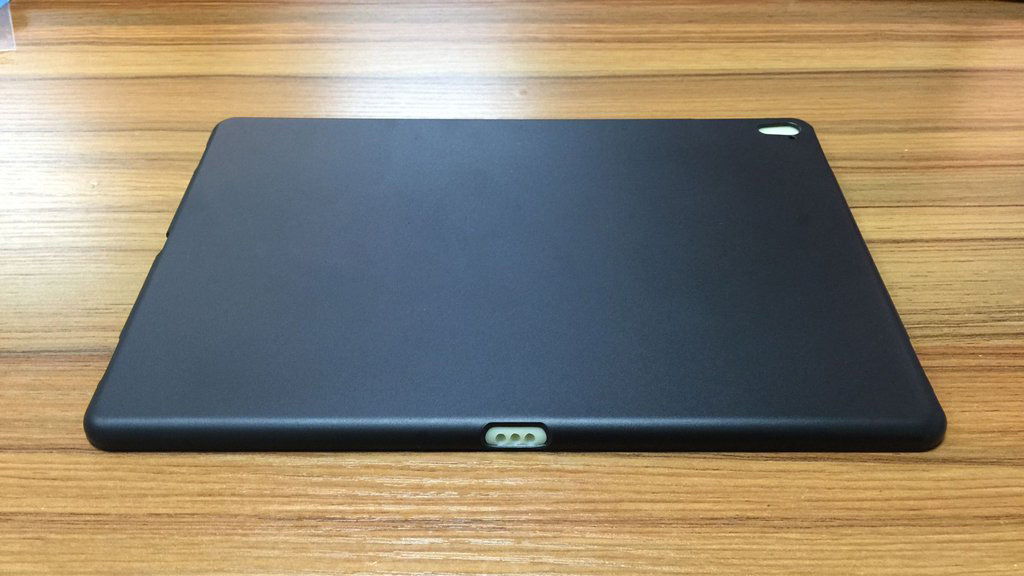Leaked 9.7-inch iPad Pro Case? [Photos]