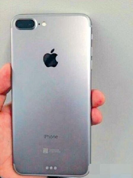 Alleged Photo of the iPhone 7 Plus Reveals Dual Lens Camera and Smart Connector