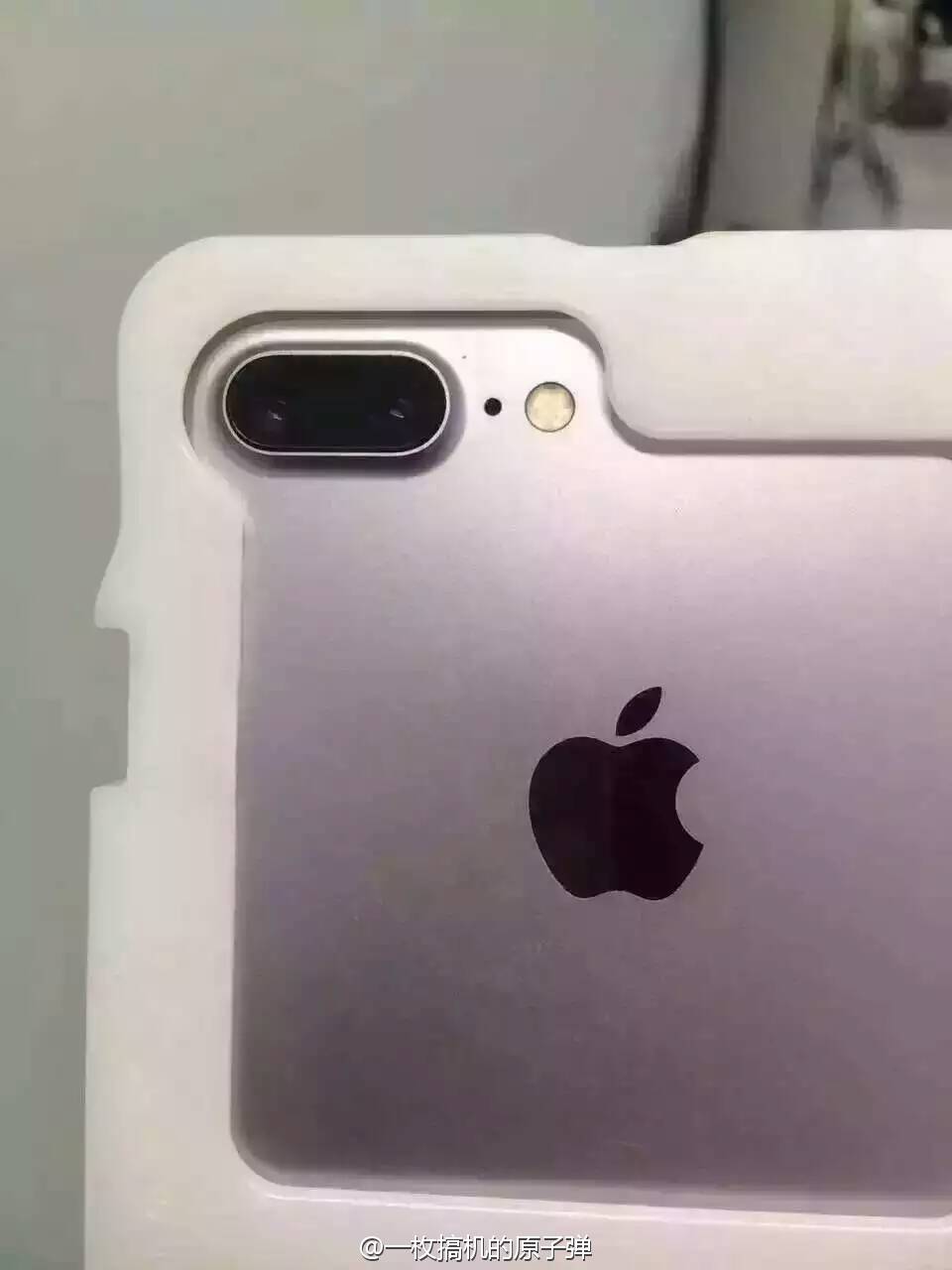 Spy Photos Allegedly Reveal Larger Camera for iPhone 7, Dual Lens Camera for iPhone 7 Plus