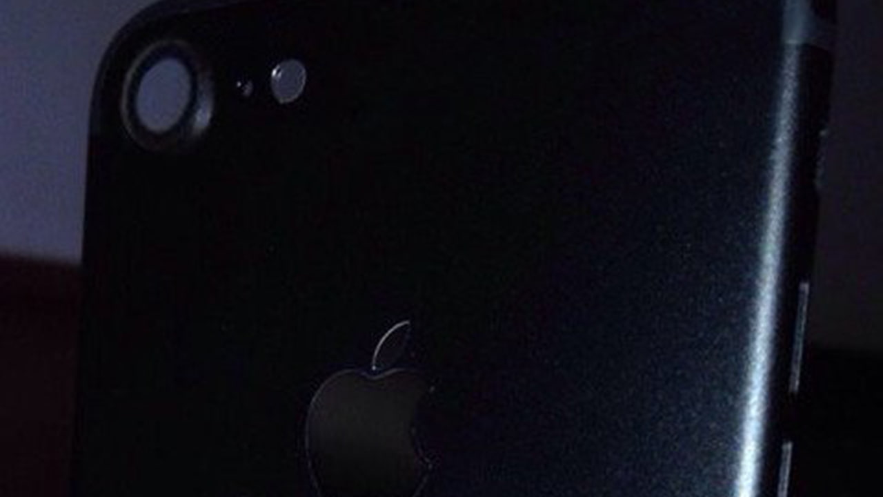 Alleged iPhone 7 Rear Shell Leaked in Space Black [Photo] - iClarified