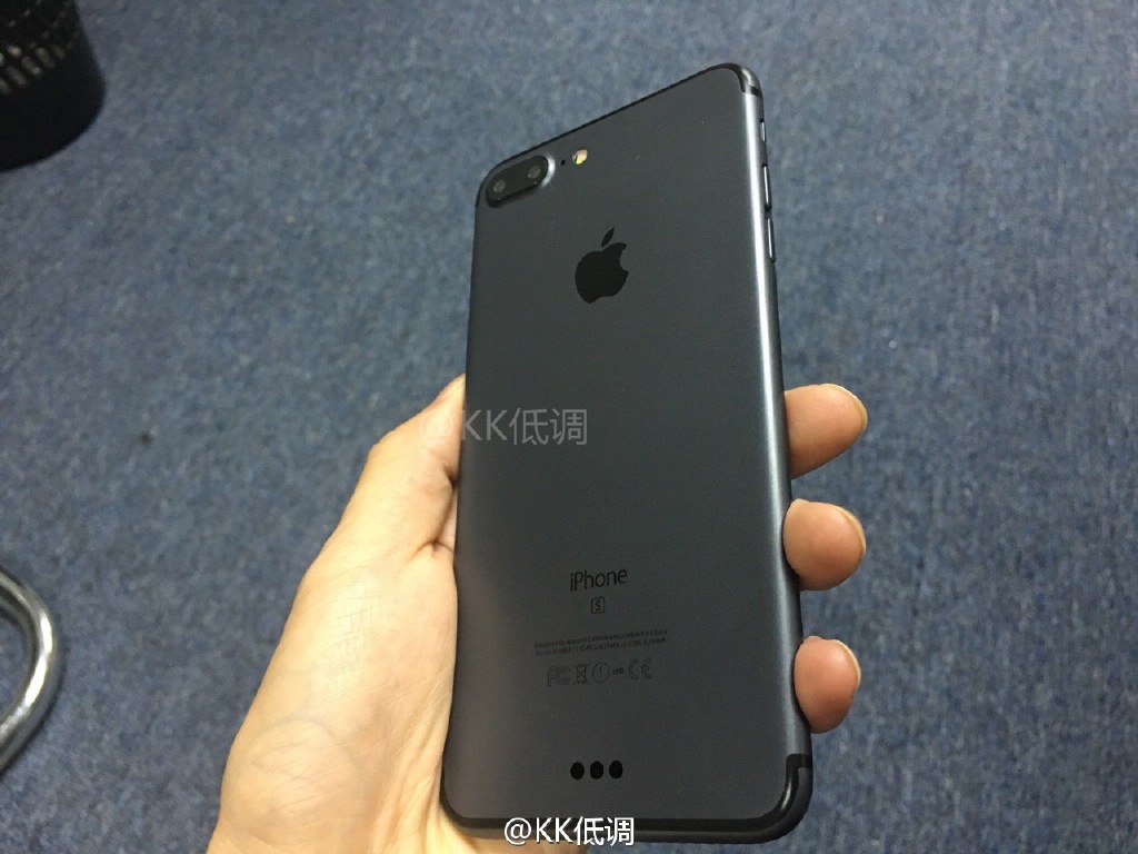 New Video and Photos of Alleged iPhone 7 Plus in Space Black With Smart Connector [Watch]