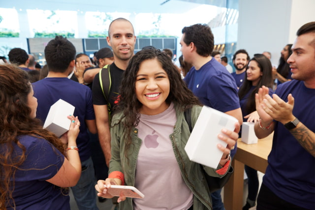 First Apple Store Opens in Mexico [Photos]