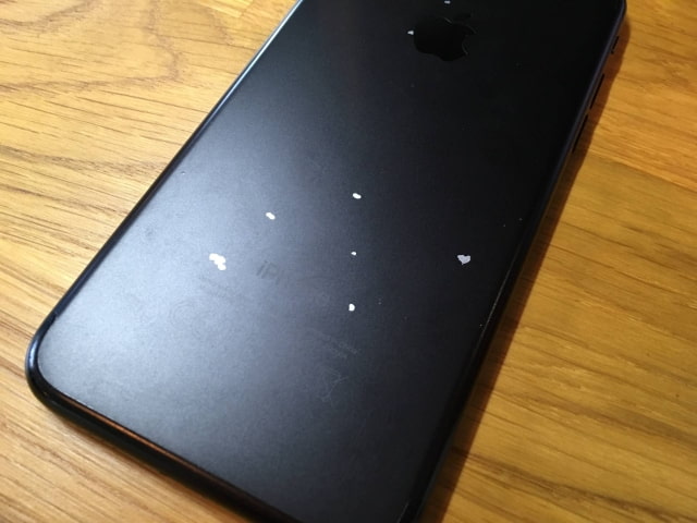 Matte Black iPhone 7 Owners Complain of Chipped Paint [Photos]