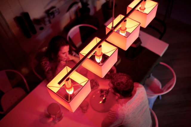 Philips Unveils New Philips Hue E14 Candle Light Bulb