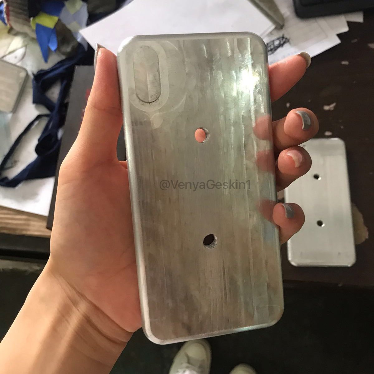 Alleged iPhone 8, iPhone 7s, iPhone 7s Plus Cases and Molds [Photos]