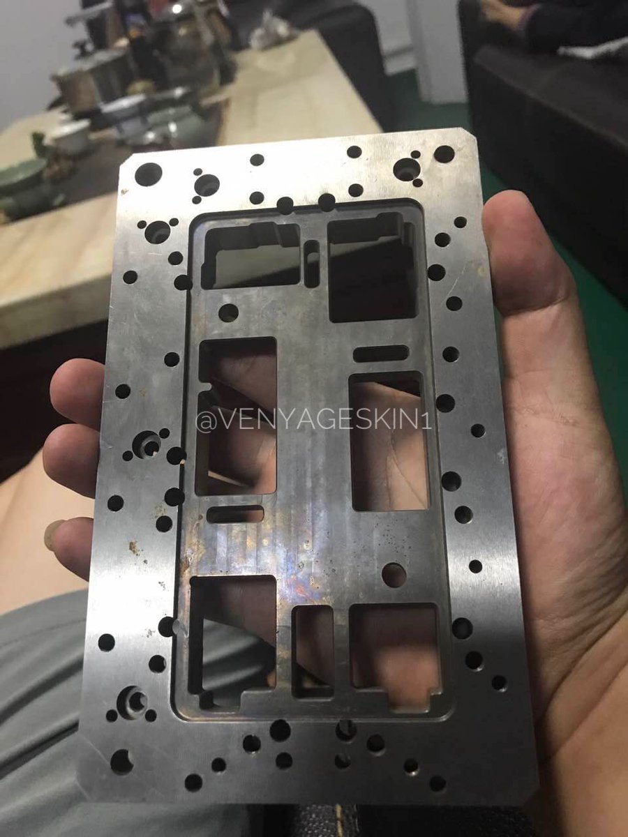 Alleged iPhone 8 Mold [Photos]