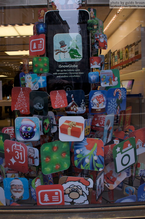 Apple Store iPhone Christmas Tree Display