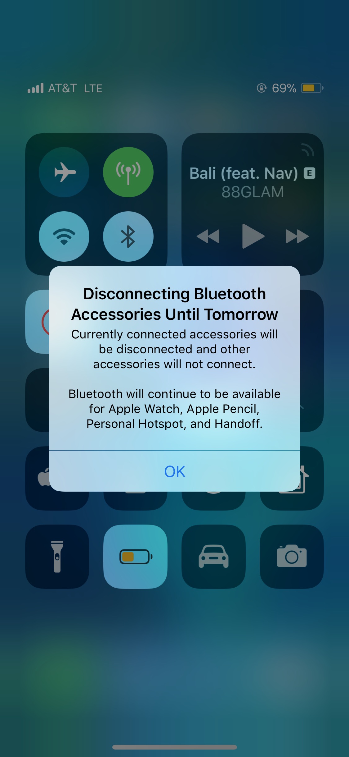 iOS 11.2 Beta 3 Alerts Users to Change in How Control Center's Wi-Fi and Bluetooth Toggles Work