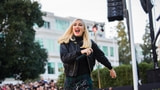 Gwen Stefani Performs for Apple [Video]