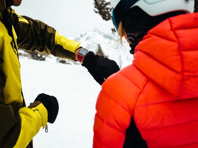 You Can Now Track Skiing and Snowboarding Activity With the Apple Watch Series 3