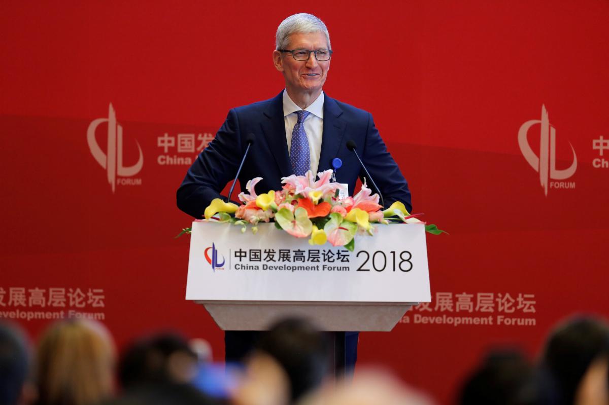 Tim Cook Encourages Calm Heads to Prevail on China, U.S. Trade