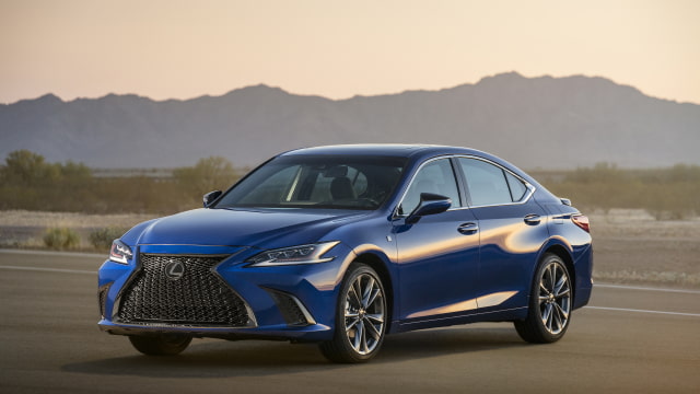 New 2019 Lexus ES to Feature Apple CarPlay and Amazon Alexa Functionality