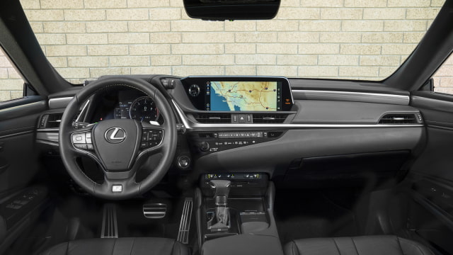 New 2019 Lexus ES to Feature Apple CarPlay and Amazon Alexa Functionality