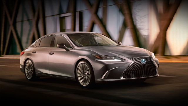 New 2019 Lexus ES to Feature Apple CarPlay and Amazon Alexa Functionality