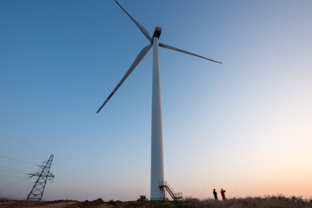 Apple Launches Clean Energy Fund in China