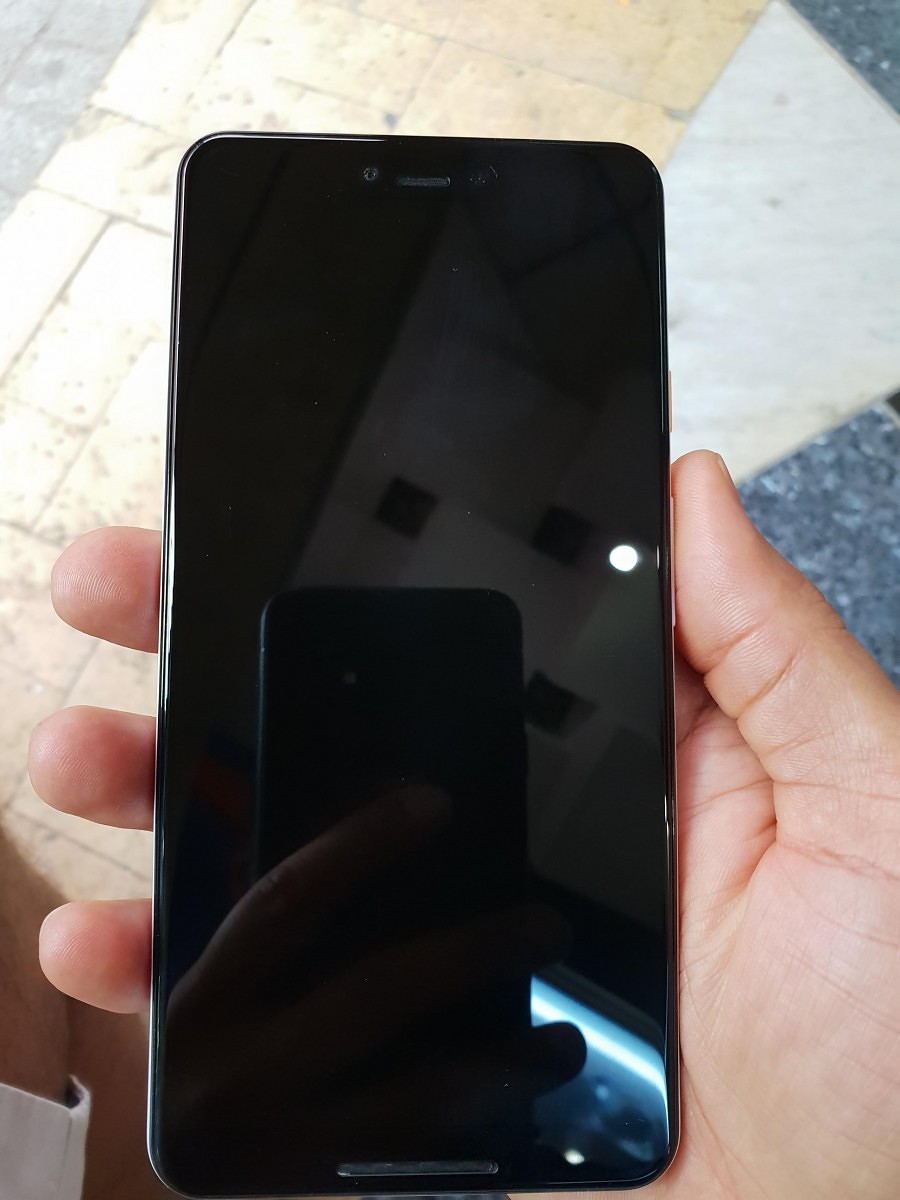 Leaked Photos of the Google Pixel 3 XL?