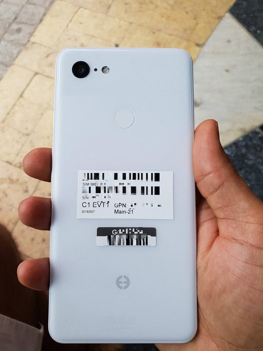 Leaked Photos of the Google Pixel 3 XL?