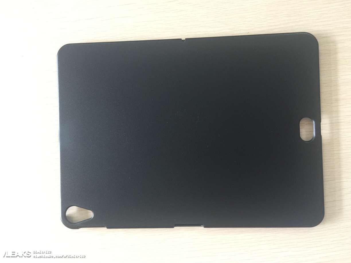 Leaked 10.5-inch iPad Pro Case Allegedly Reveals New Location for Smart Connector