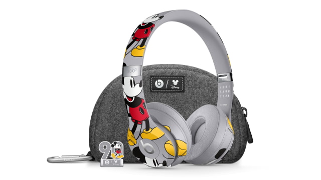 Apple Unveils Mickey&#039;s 90th Anniversary Edition Beats Solo3 Wireless Headphones