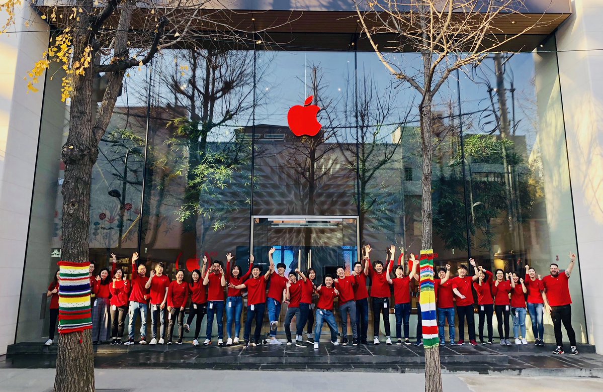 Apple Store Logos Turn Red for World AIDS Day