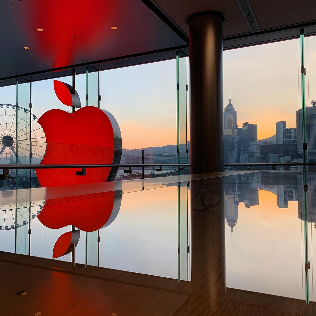 Apple Store Logos Turn Red for World AIDS Day