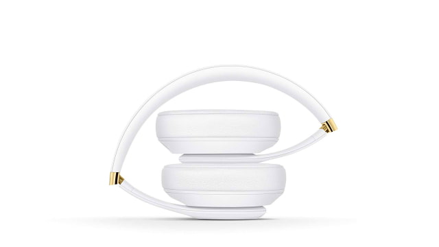 Apple&#039;s Beats Studio3 Headphones Are On Sale for $70 Off [Deal]