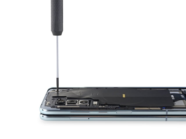 iFixit Tears Down the Samsung Galaxy Fold [Images]