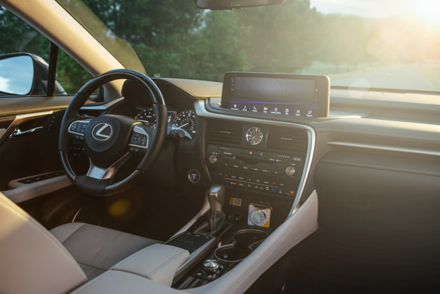 2020 Lexus RX Gains Apple CarPlay Support