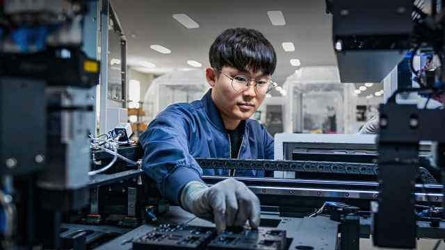 Apple Says It&#039;s Created 325,000 Jobs in South Korea