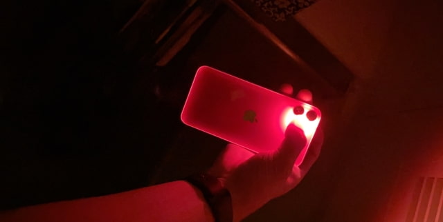 iPhone 11 Frame Glows When Flashlight is Turned On [Video]