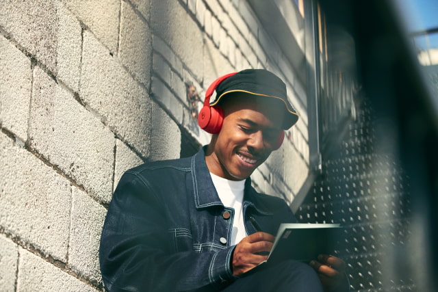 Apple Announces New Beats &#039;Solo Pro&#039; Wireless Noise Cancelling Headphones [Video]