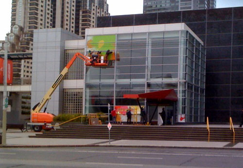 Apple Starts Prepping Yerba Buena Center for Special Event
