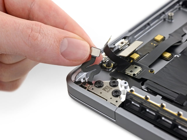 Apple&#039;s 16-inch MacBook Pro Has a New Lid Angle Sensor [Image]