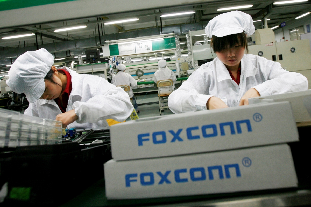 Foxconn Hopes to Reach 50% Production in China By Month&#039;s End