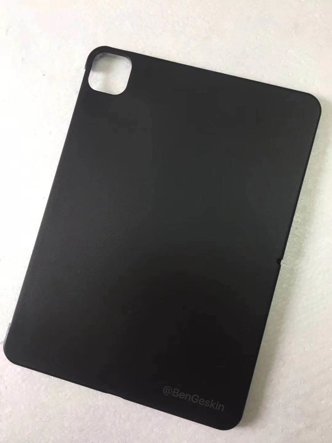 Alleged Case for New iPad Pro Features Square Camera Cutout [Images]