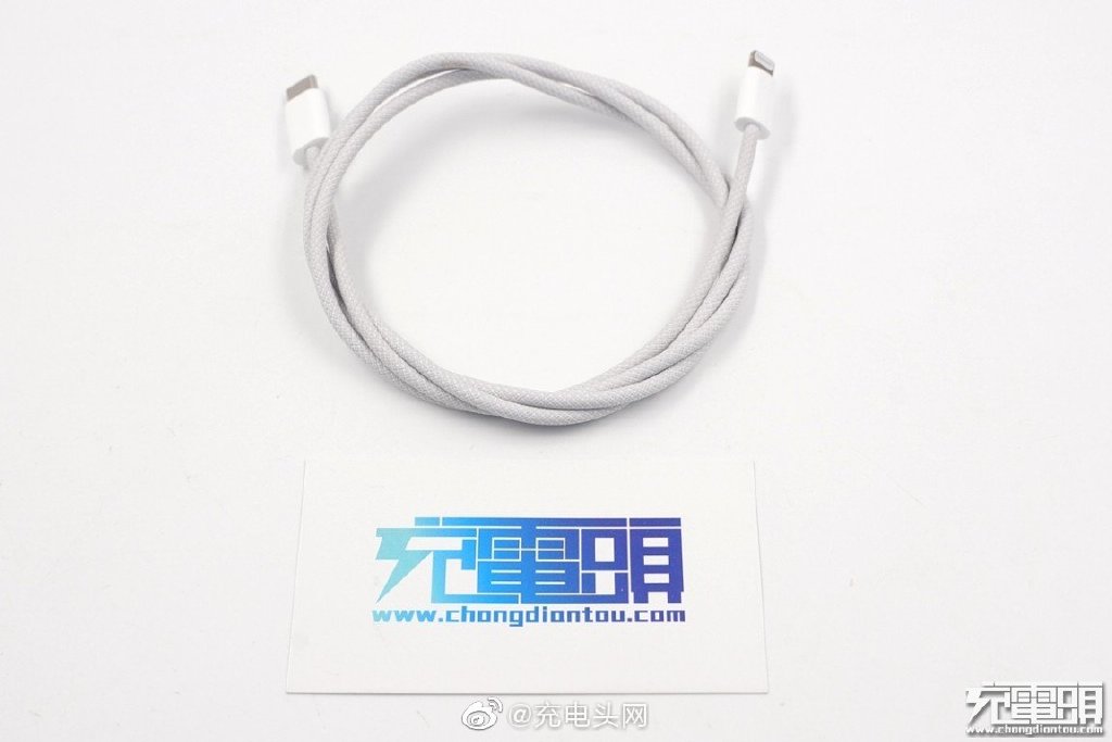 Apple to Ship iPhone 12 With Braided USB-C to Lightning Cable?