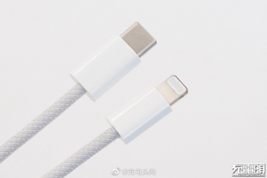 Apple to Ship iPhone 12 With Braided USB-C to Lightning Cable?