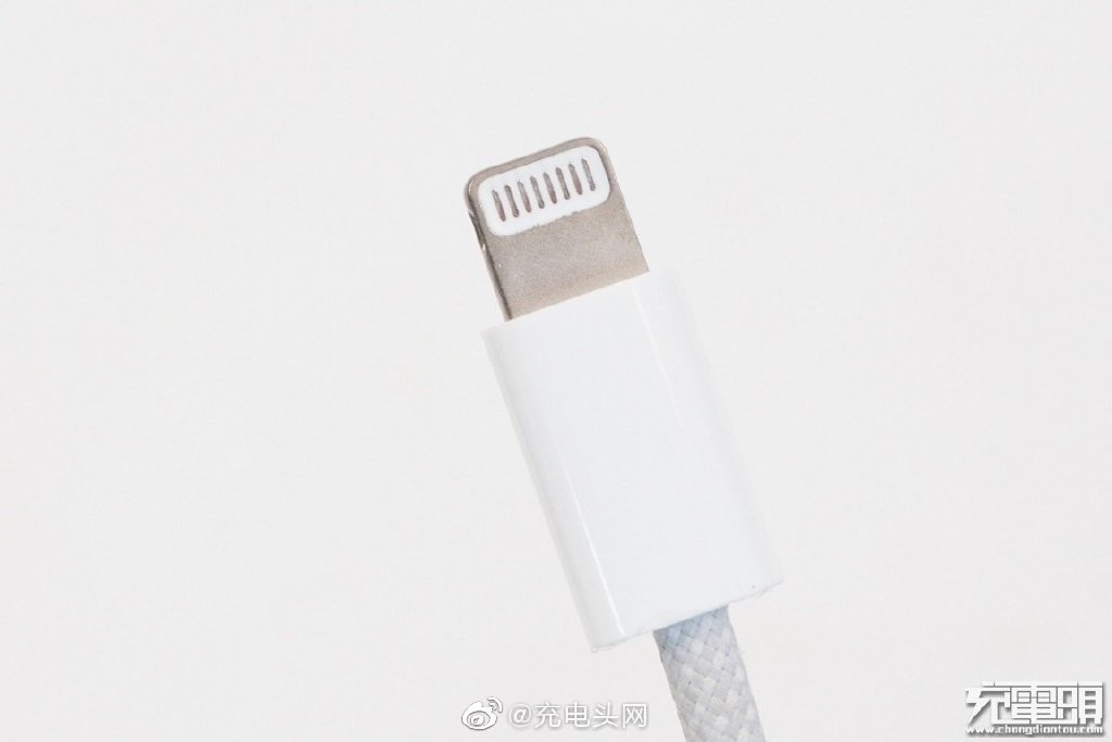 Apple to Ship iPhone 12 With Braided USB-C to Lightning Cable?