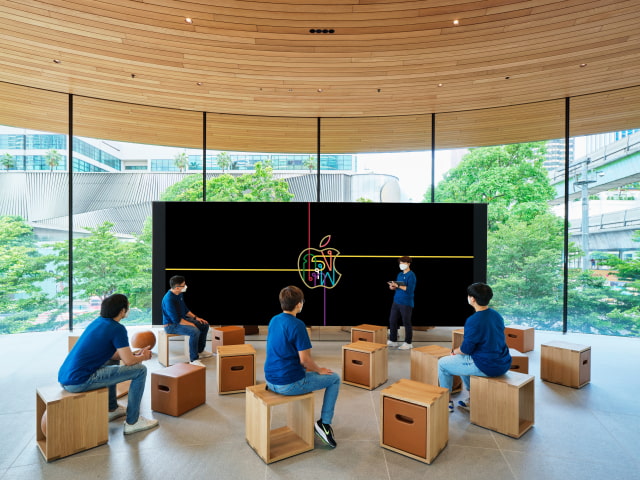 Apple Unveils Its First-Ever All-Glass Design Retail Store [Photos]