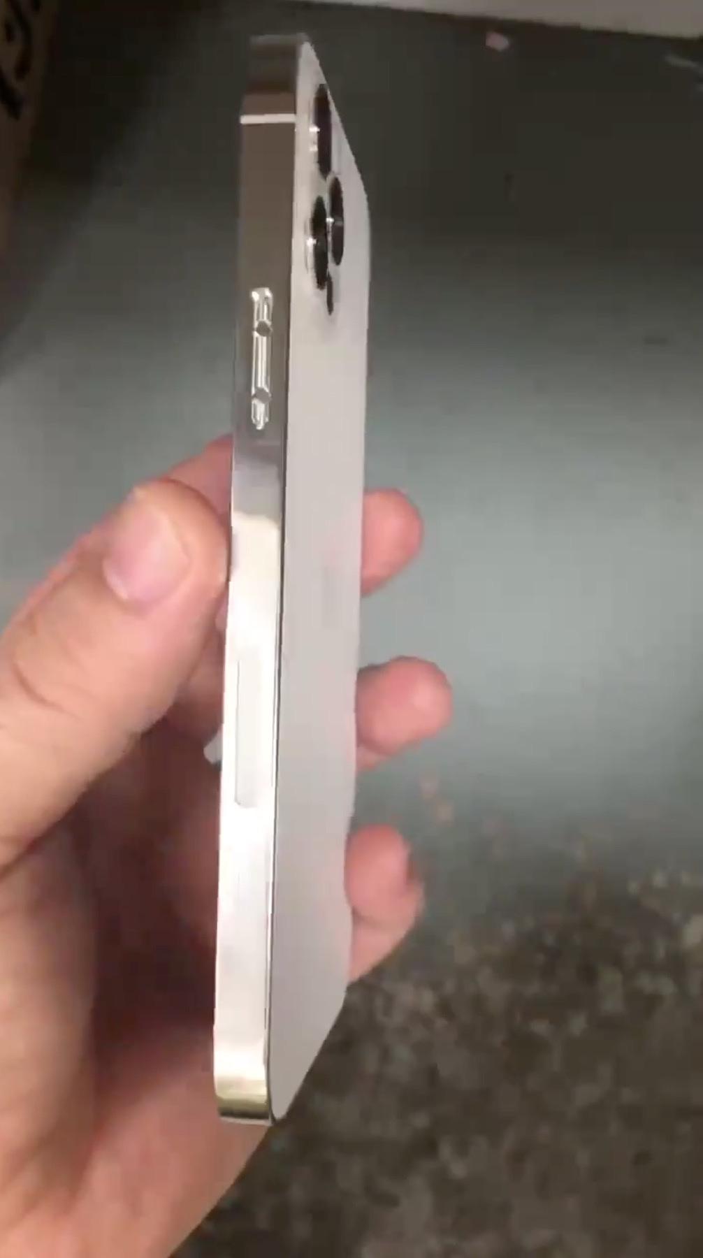 Check Out This Alleged &#039;iPhone 12 Pro&#039; Chassis [Video]